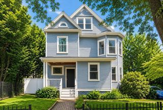 7 Russell Street 2, Cambridge, MA 02140