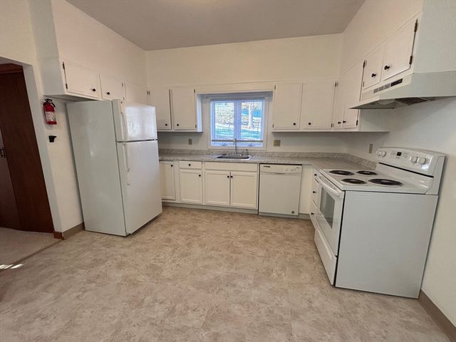 5 Spruce Street 1, Clinton, MA 01510