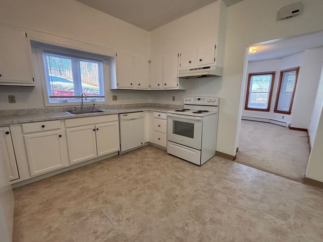 5 Spruce Street 1, Clinton, MA 01510