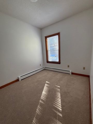 5 Spruce Street 1, Clinton, MA 01510