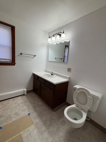 5 Spruce Street 1, Clinton, MA 01510