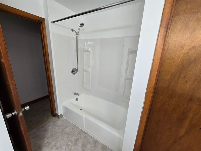 5 Spruce Street 1, Clinton, MA 01510