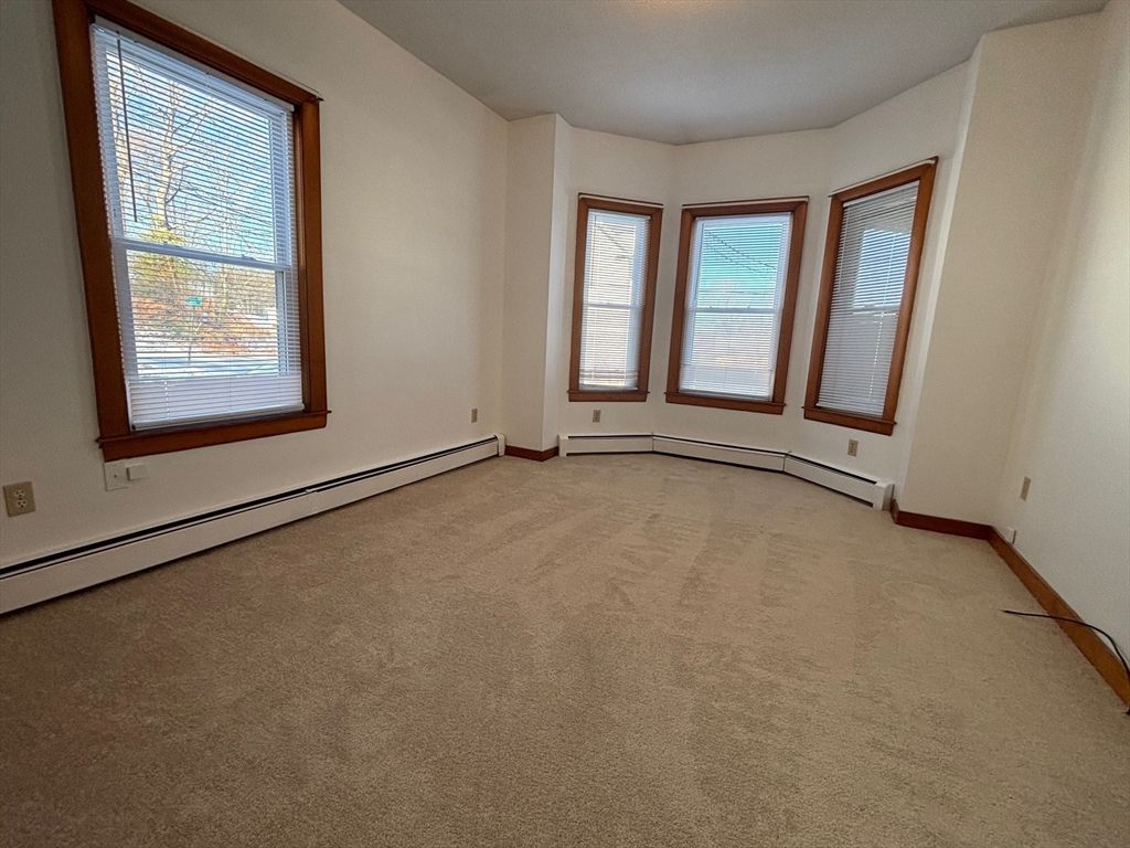 5 Spruce Street 1, Clinton, MA 01510