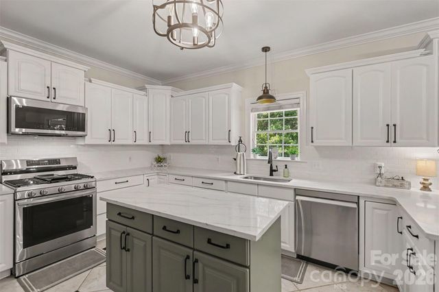 8401 Shelley Mullis Road, Fort Mill, SC 29707
