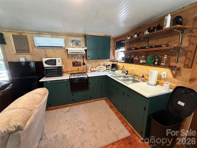 2524 Curt Ledford Road, Lawndale, NC 28090