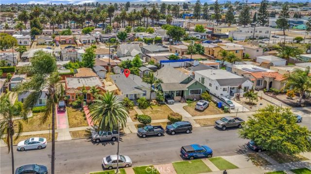 818 W 104th, Los Angeles, CA 90044
