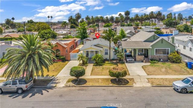 818 W 104th, Los Angeles, CA 90044