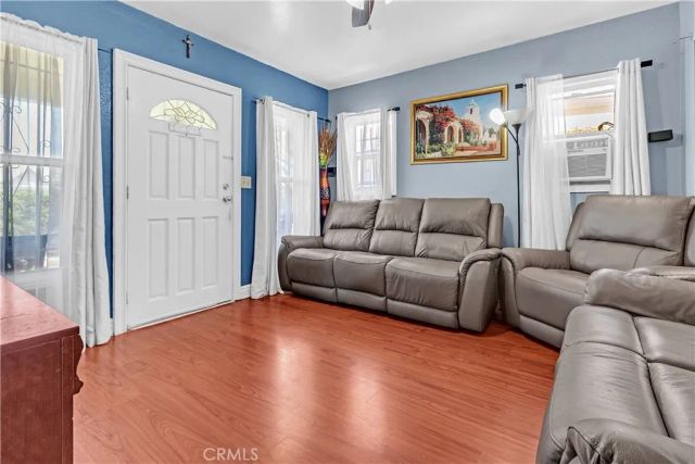 818 W 104th, Los Angeles, CA 90044