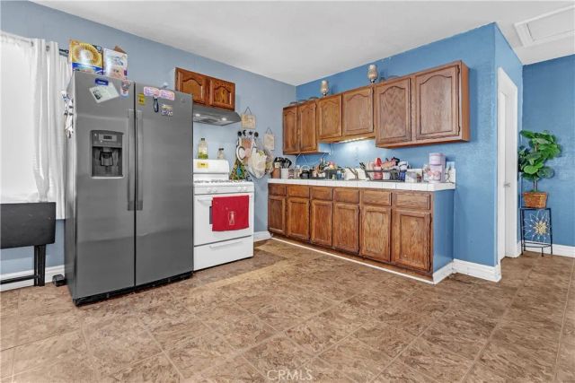 818 W 104th, Los Angeles, CA 90044
