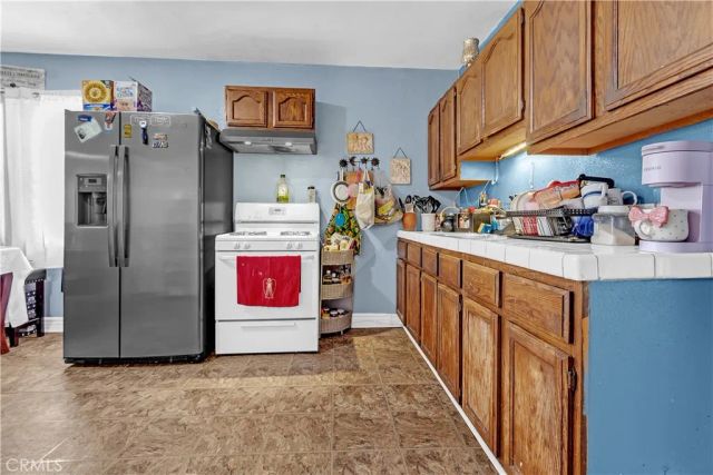 818 W 104th, Los Angeles, CA 90044