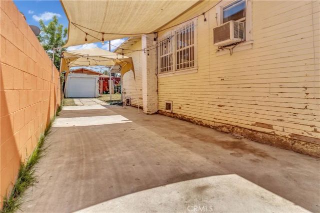 818 W 104th, Los Angeles, CA 90044
