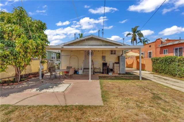 818 W 104th, Los Angeles, CA 90044