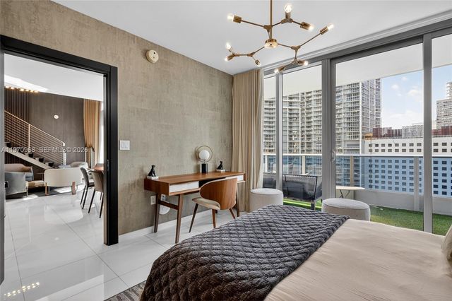 200 Biscayne Boulevard Way 1108, Miami, FL 33131