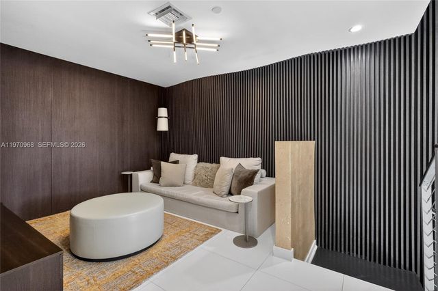 200 Biscayne Boulevard Way 1108, Miami, FL 33131