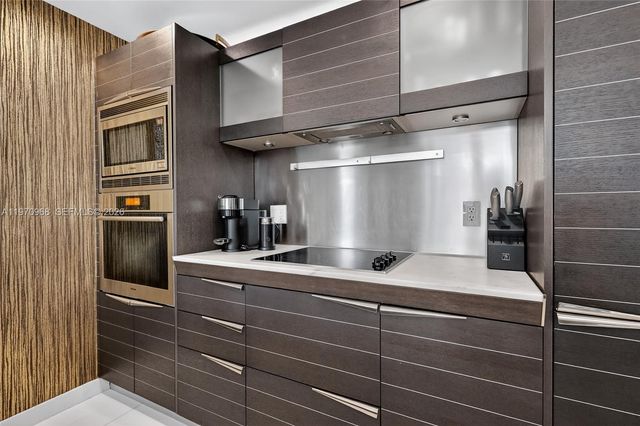 200 Biscayne Boulevard Way 1108, Miami, FL 33131