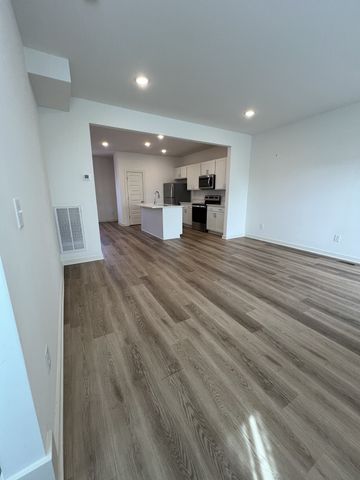 302 Williams Ave Unit 110, Madison, TN 37115