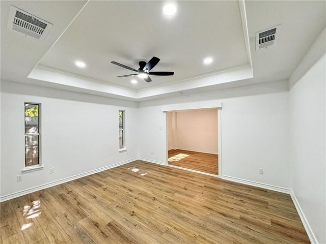 1211 Meadowbrook Dr, Portland, TX 78374