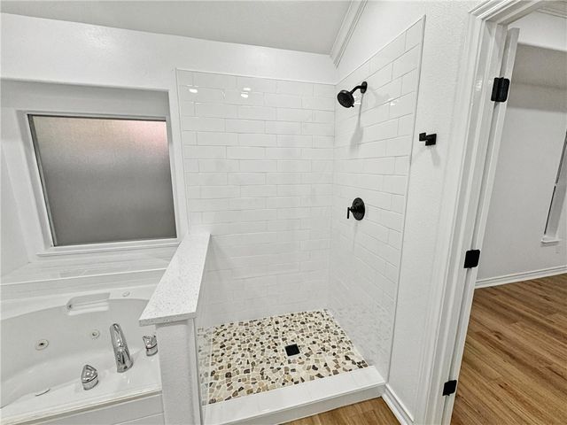 1211 Meadowbrook Dr, Portland, TX 78374