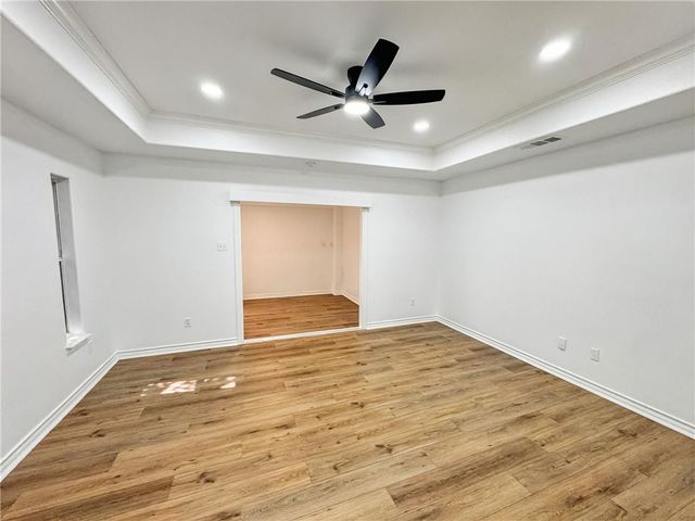 1211 Meadowbrook Dr, Portland, TX 78374