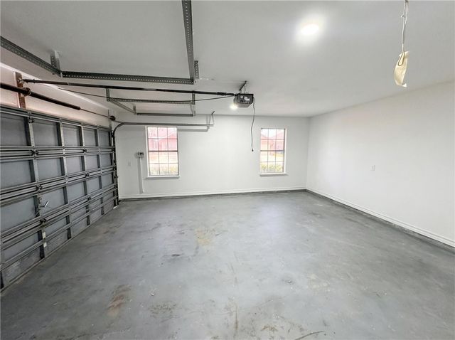 1211 Meadowbrook Dr, Portland, TX 78374