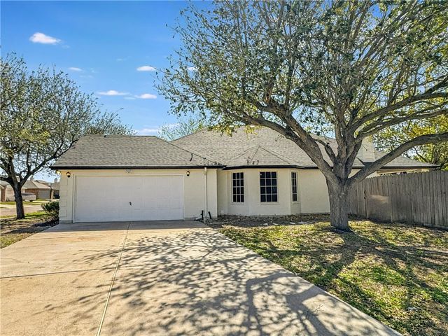 1211 Meadowbrook Dr, Portland, TX 78374