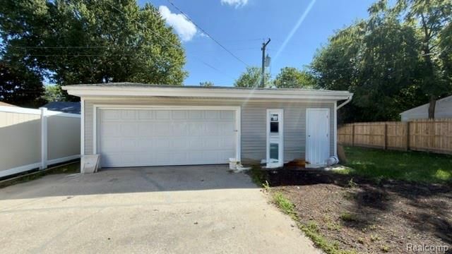31657 Olmstead Road, Rockwood, MI 48173