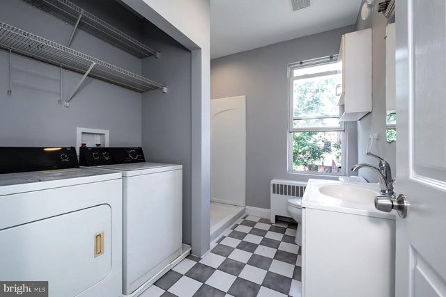 136 S KING ST, Gloucester City, NJ 08030