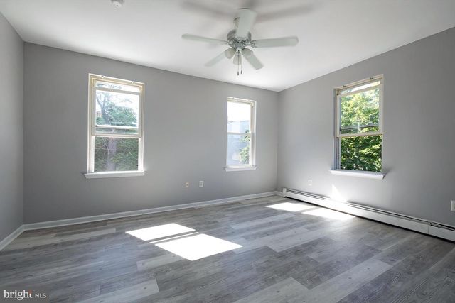 136 S KING ST, Gloucester City, NJ 08030