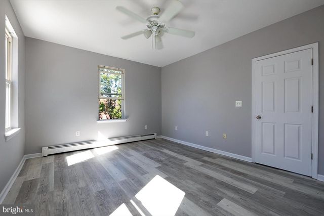 136 S KING ST, Gloucester City, NJ 08030