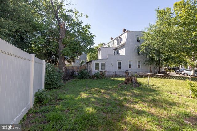 136 S KING ST, Gloucester City, NJ 08030