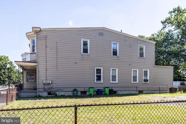 136 S KING ST, Gloucester City, NJ 08030