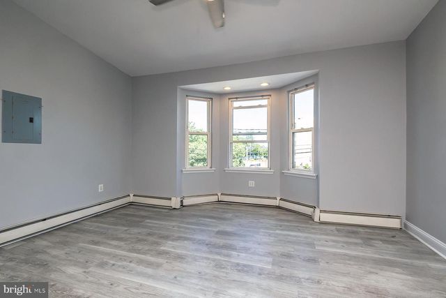 136 S KING ST, Gloucester City, NJ 08030