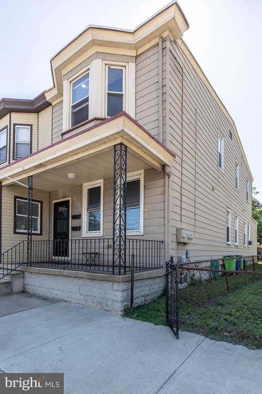 136 S KING ST, Gloucester City, NJ 08030