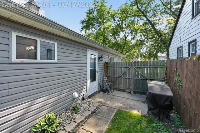 7936 Weddel Street, Taylor, MI 48180