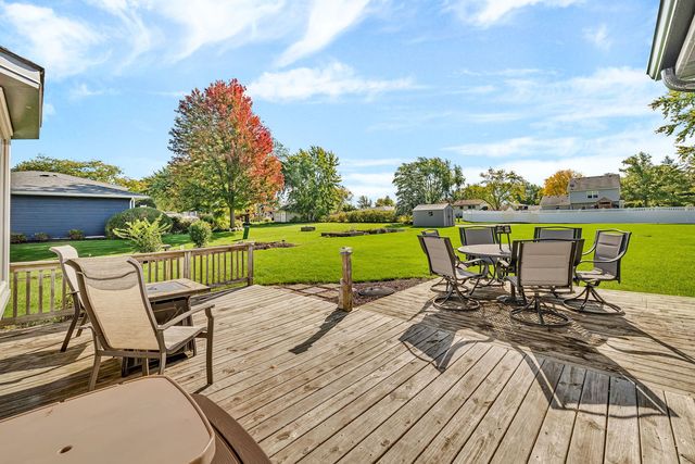 830 Wagon Drive, New Lenox, IL 60451