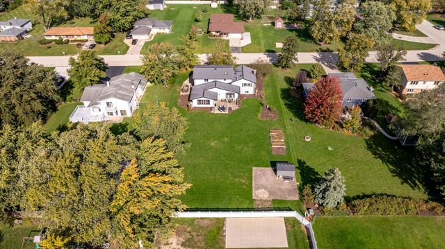 830 Wagon Drive, New Lenox, IL 60451