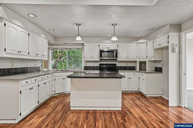 485 Sunwood Dr NW, Salem, OR 97304