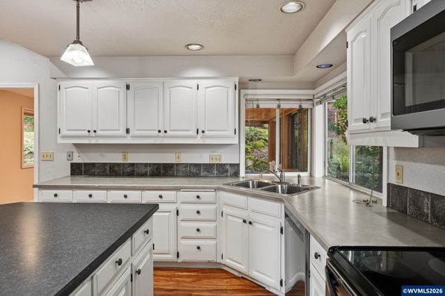 485 Sunwood Dr NW, Salem, OR 97304