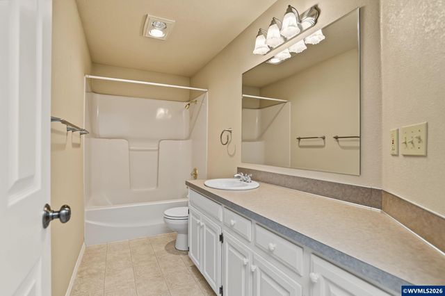 485 Sunwood Dr NW, Salem, OR 97304