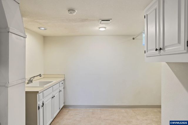 485 Sunwood Dr NW, Salem, OR 97304