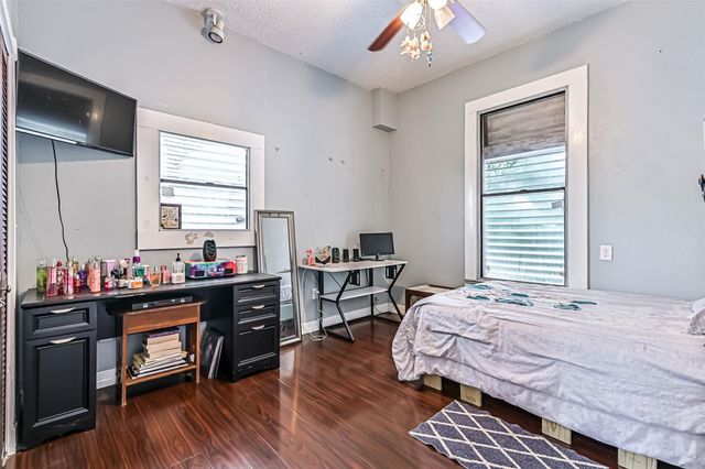 1713 Moody Avenue, Galveston, TX 77550