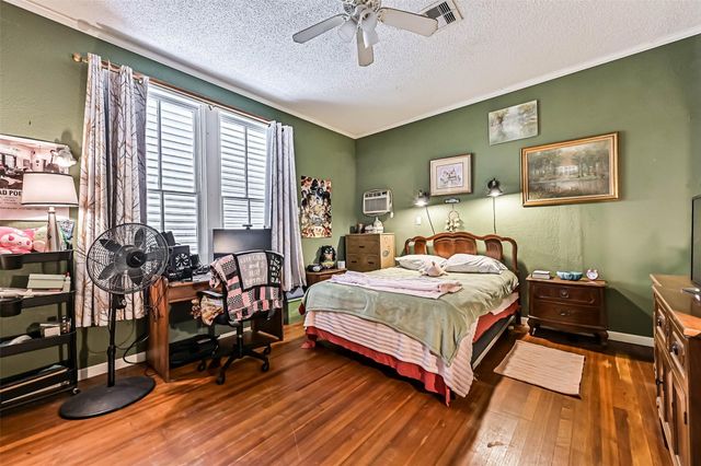 1713 Moody Avenue, Galveston, TX 77550