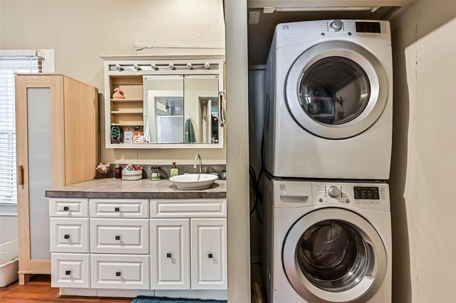 1713 Moody Avenue, Galveston, TX 77550