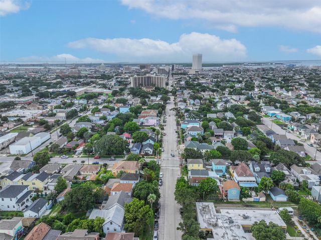 1713 Moody Avenue, Galveston, TX 77550