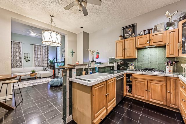 1713 Moody Avenue, Galveston, TX 77550