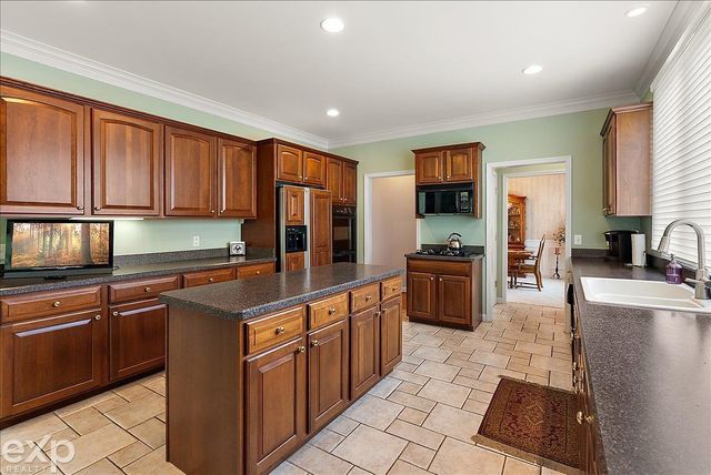 54380 Sassafras Drive, Shelby Twp, MI 48315