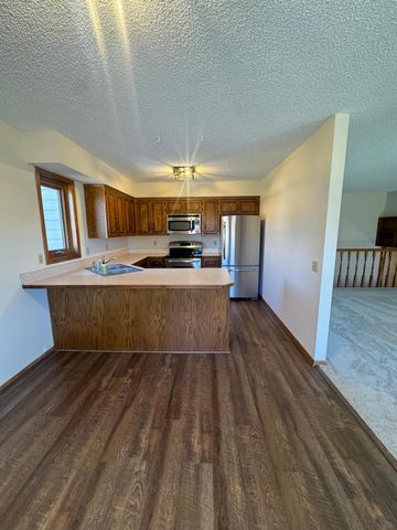 7808 Grinnell Way, Lakeville, MN 55044