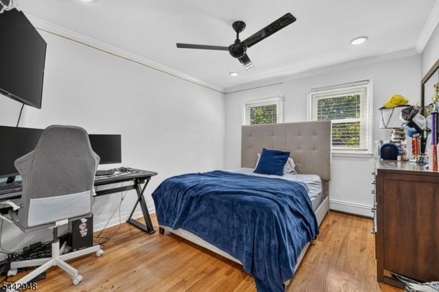 2 Country Club Ct, Livingston Twp., NJ 07039