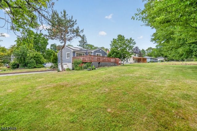 2 Country Club Ct, Livingston Twp., NJ 07039