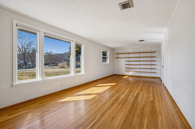 659 Devon Dr, Nashville, TN 37220